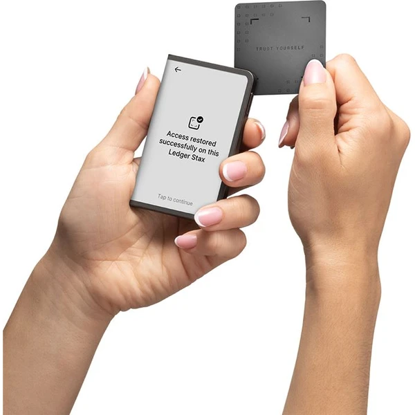 Ledger Stax krypto peňaženka s Recovery Key (iOS/Android/MacOS/Windows/Linux) - Krypto peňaženky - Obrázok 00ed65447b7d478f8232578c961689bf