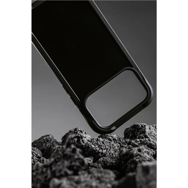 Nomad Rugged Leather Case (Horween) MagSafe kožený kryt iPhone 17 Pro Black - Puzdra - Obrázok 06040d7c5bd04c6ba5ddb419b41df9c3