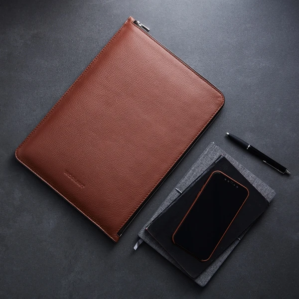 Woolnut Leather Folio kožené puzdro pre MacBook Air 13"/MacBook Pro 14"/MacBook Pro 13" hnedé - Puzdra - Obrázok 0CG7000601