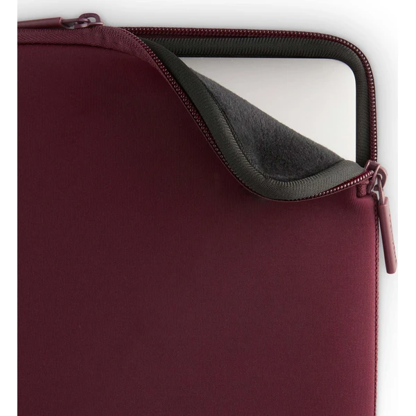 Pipetto Classic Fit Sleeve puzdro pre MacBook Neo 13 burgundy - Puzdra - Obrázok 0b040cae060142898a95cc0166a0316f