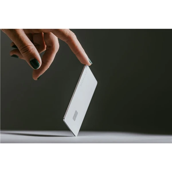Nomad Tracking Card Pro lokátor s Apple Find My a MagSafe biely - Lokátory - Obrázok 0cfe158d5bd045c69187ccff56d228a4