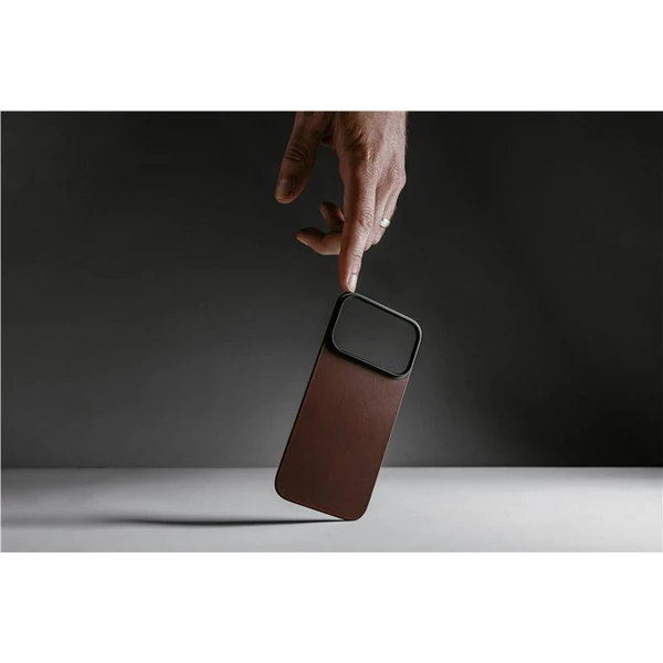 Nomad Magnetic Leather Back (Horween) Magsafe kožený kryt iPhone 17 Pro Rustic Brown - Puzdra - Obrázok 0e1fc9ea381642e1878cd4eb489fbd8a