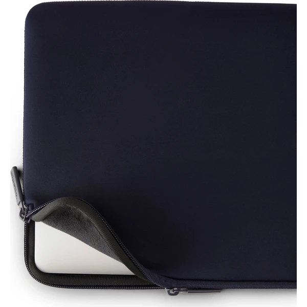 Pipetto Classic Fit Sleeve púzdro pre MacBook Neo 13 tmavomodré - Puzdra - Obrázok 0e6aef52517543d3b8a502076d67417f