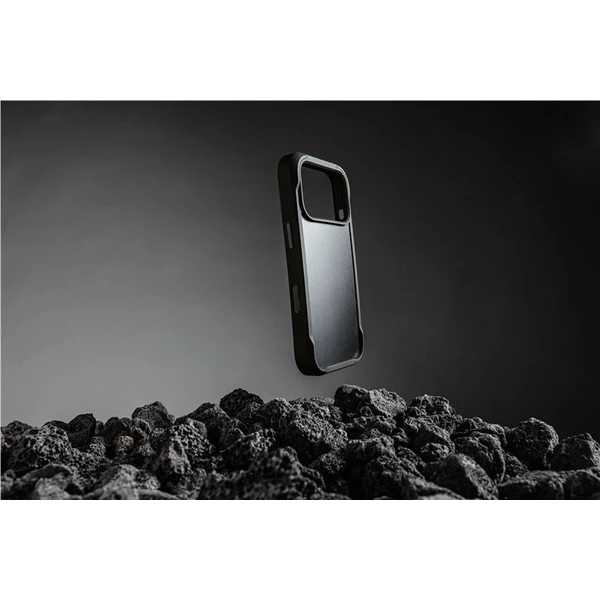 Nomad Rugged Leather Case (Horween) MagSafe kožený kryt iPhone 17 Pro Black - Puzdra - Obrázok 20832a16bddd4a50971ce37f77291868
