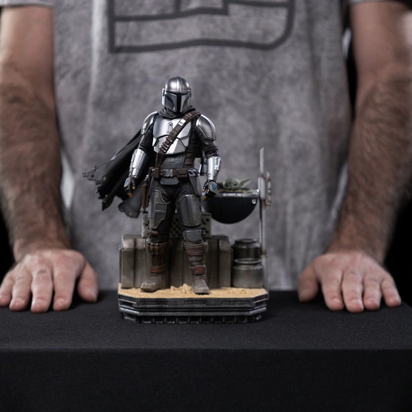 Soška Iron Studios Art Scale 1/10 SW: Mandalorian - Din Djarin a Grogu 21,3 cm - Sochy a sošky - Obrázok 2AZ9000K01