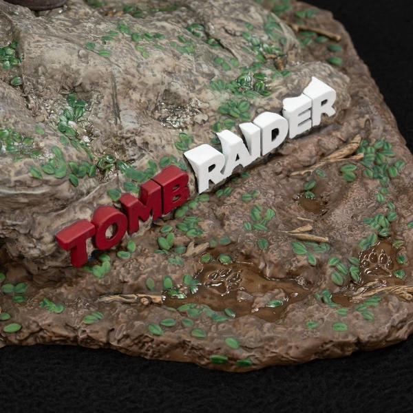 Soška Dark Horse Tomb Raider Lara Croft Survivor Era 33 cm - Sochy a sošky - Obrázok 2CBC000K01