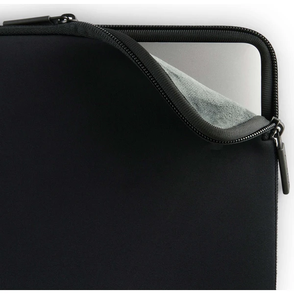 Pipetto Classic Fit Sleeve puzdro pre MacBook Neo 13 čierne - Puzdra - Obrázok 3064372dd0f7457f8c061fede1d1d585