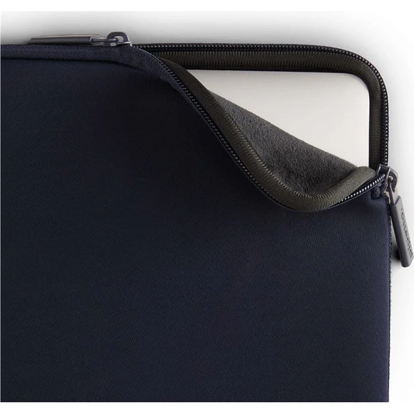 Pipetto Classic Fit Sleeve V2 puzdro pre MacBook 14"/13" tmavomodré - Puzdra - Obrázok 352907d86c654441bdb6188ba3b66829