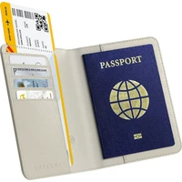 Satechi FindAll Passport Cover lokátor Apple Find My béžový - Lokátory