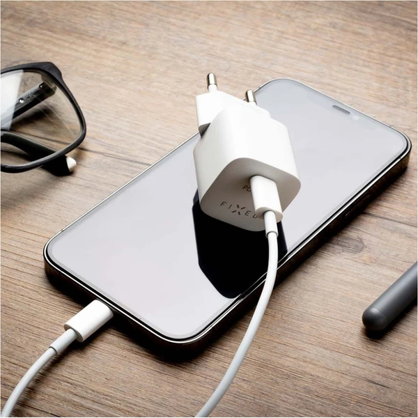 FIXED Mini nabíjačka s USB-C a USB-C/Lightning káblom, PD, 1 m, MFI, 20W, biela - Nabíjačky - Obrázok 43f22b3872b248b5a28c6cef9afb9424