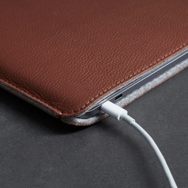 Woolnut kožené púzdro MacBook Pro 13"/MacBook Air 13" hnedé - Puzdra - Obrázok 44SR100501