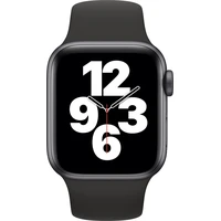 Apple Watch SE 44mm vesmírne šedý hliník s čiernym športovým remienkom - Inteligentné hodinky