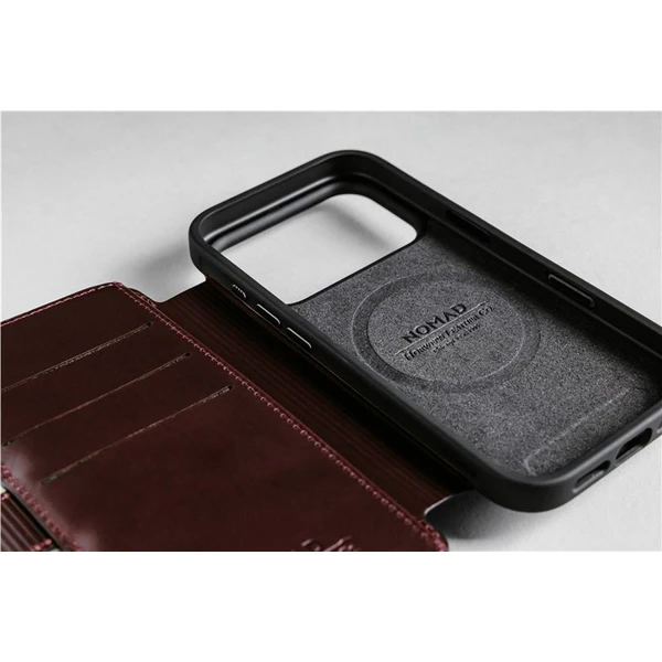 Nomad Modern Leather Folio (Horween) MagSafe kožené púzdro iPhone 17 Pro Max Burgundy - Puzdra - Obrázok 591c3ee300634d8291afcc2a1c99fa7a