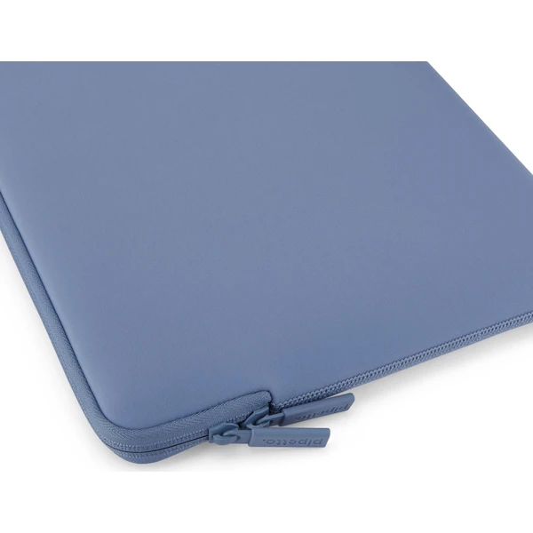 Pipetto Classic Fit Sleeve púzdro pre MacBook Neo 13 fialové - Puzdra - Obrázok 5a2ee1c0e28642f4a158bf4b88904af7