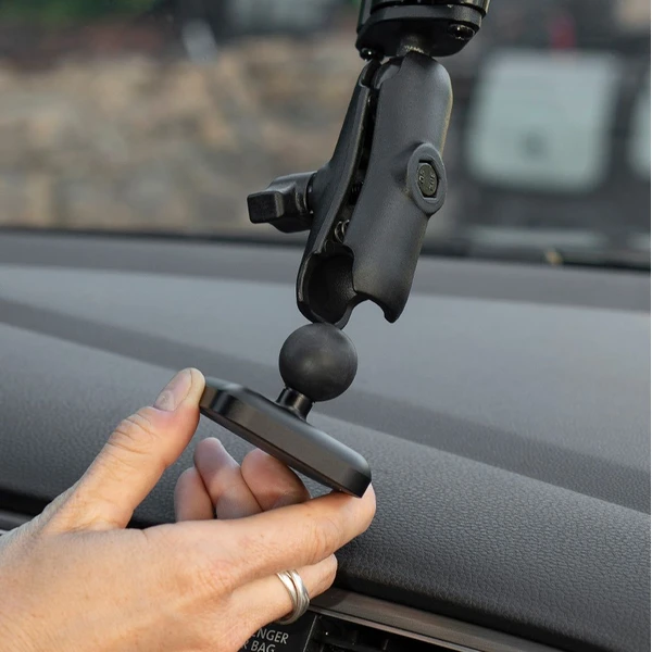 Peak Design Ball Mount Adapter 1" Qi2 držiak (s nabíjaním) čierny - Držiaky - Obrázok 60AD000K01