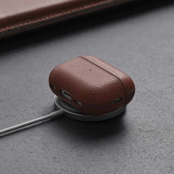 Woolnut Leather kožené puzdro pre AirPods Pro 2. generácia hnedé - Puzdra - Obrázok 67KR100501
