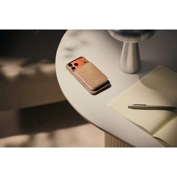 Pitaka Powerbanka (15W), 10000mAh, Qi2/MagSafe, Golden Glint - Powerbanky - Obrázok 6b33d0ecb8324f66b9b420037e9c2b93