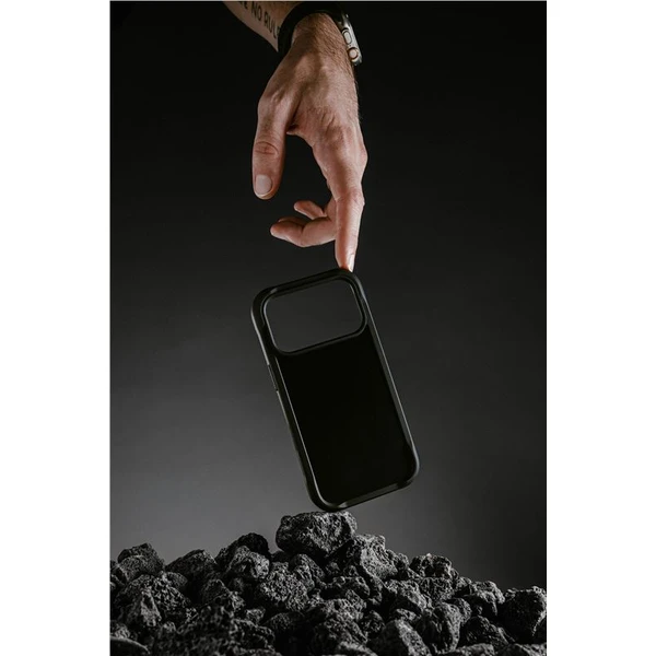 Nomad Rugged Leather Case (Horween) MagSafe kožený kryt iPhone 17 Pro Max Black - Puzdra - Obrázok 6c642826bded4746bbd73fc00bb9df3e