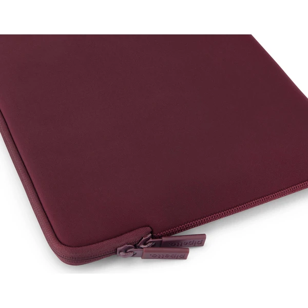 Pipetto Classic Fit Sleeve puzdro pre MacBook Neo 13 burgundy - Puzdra - Obrázok 74e329c8219b400da135c8bd940af9ad
