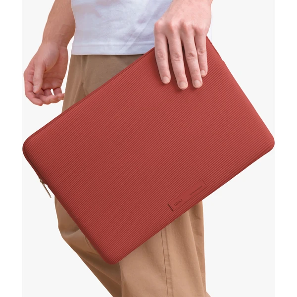 UNIQ Cyprus Ridge Edition neoprénové puzdro pre MacBook/notebook (13”/14") Burnt Sienna - Puzdra - Obrázok 75609f8677b24048b9d2138f537d2932