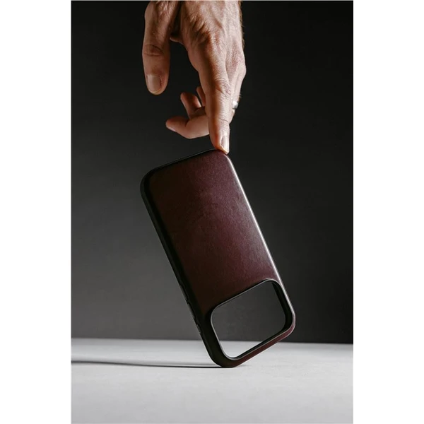 Nomad Modern Leather Case (Horween) MagSafe kožený kryt iPhone 17 Pro Max Burgundy - Puzdra - Obrázok 77860feb804e41c08feee587e0363bbc