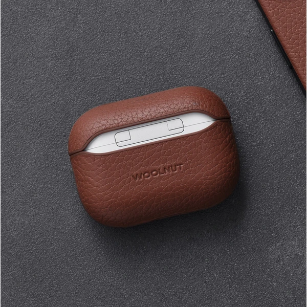 Woolnut Leather kožené puzdro pre AirPods Pro 2. generácia hnedé - Puzdra - Obrázok 77KR100501