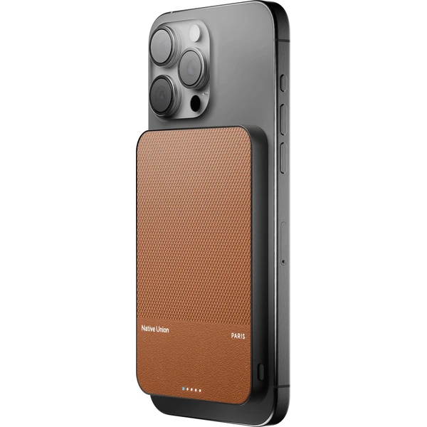 Native Union (Re)Classic Magnetic Power Bank Qi2 5000mAh hnedá - Powerbanky - Obrázok 78e1e6a4cbcc494fb1f12090a77cbb5a