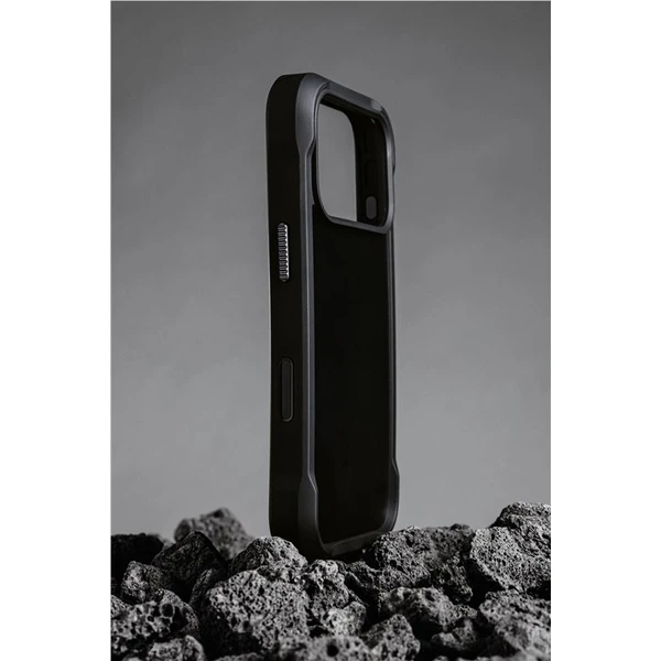 Nomad Rugged Leather Case (Horween) MagSafe kožený kryt iPhone 17 Pro Max Black - Puzdra - Obrázok 795164f4c6ad4a7887fb54e0e413b6e1