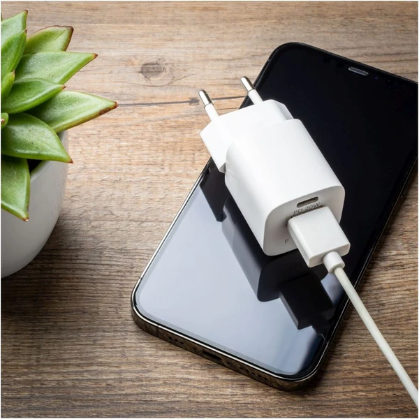 FIXED Mini nabíjačka s USB-C a USB-A výstupom PD 20W a QC 3.0 biela - Nabíjačky - Obrázok 854b7fb5235c424d9e0e386a29b9f9ed