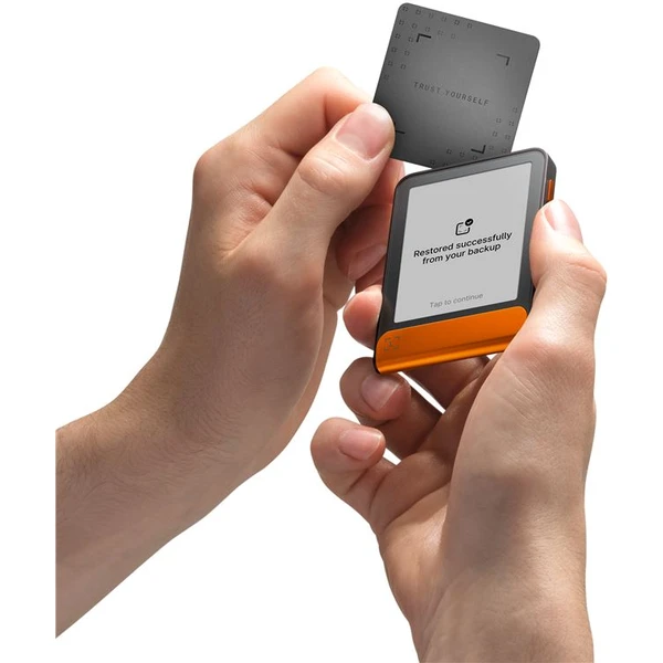 Ledger Flex krypto peňaženka (iOS/Android/MacOS/Windows/Linux) Orange - Krypto peňaženky - Obrázok 8743b3ff870947db9d7500aa63d525d4