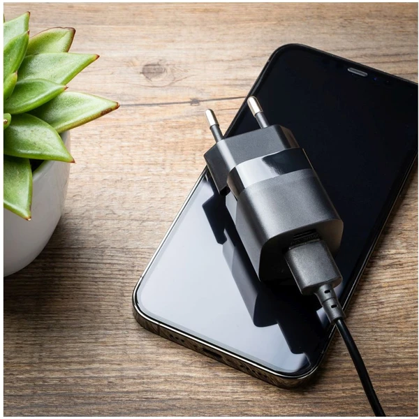 FIXED Mini nabíjačka s USB-C a USB-A výstupom PD 20W a QC 3.0 čierna - Nabíjačky - Obrázok 8c3feb4a4df042de9ca6702f50b3ea23