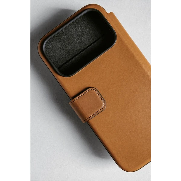 Nomad Modern Leather Folio MagSafe kožené púzdro iPhone 17 Pro Max English Tan - Puzdra - Obrázok 8e6a7acc8f0146fe83151639e8244dc8
