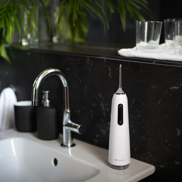 TrueLife AquaFloss Compact C200 ústna sprcha biela - Ústne sprchy - Obrázok 90a5a3b6e05946eeabf4d576f74c2af5