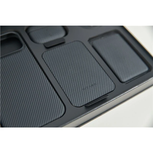 Pitaka Gift Box prémiový darčekový balíček pre iPhone 17 Pro Classic Black Collection - Puzdra - Obrázok 993bc8fa5d724a7cb14f2b49339b144d