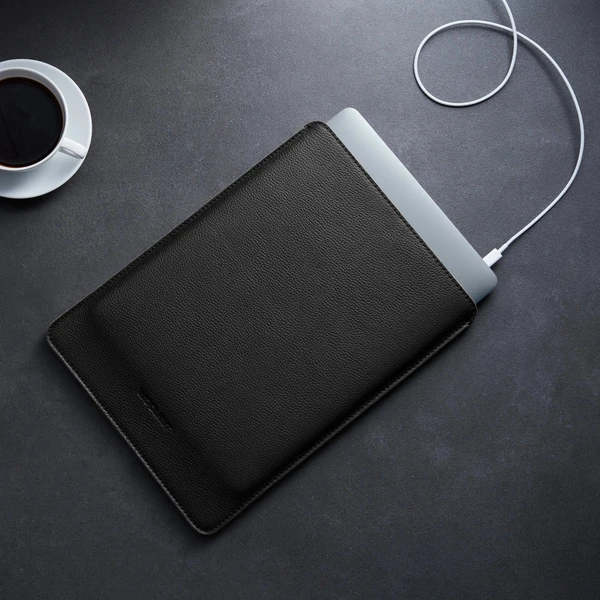 Woolnut Leather Sleeve kožené puzdro MacBook Pro 13"/MacBook Air 13" čierne - Puzdra - Obrázok A3SR100501