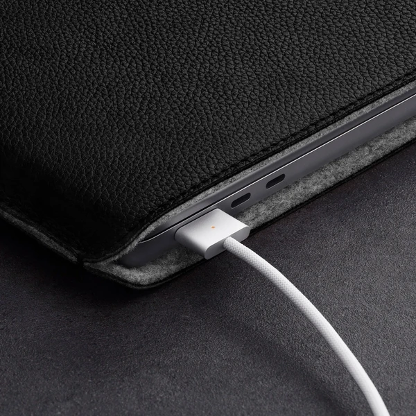 Woolnut kožené Sleeve púzdro pre 15" MacBook Air čierne - Puzdra - Obrázok A8SR100501