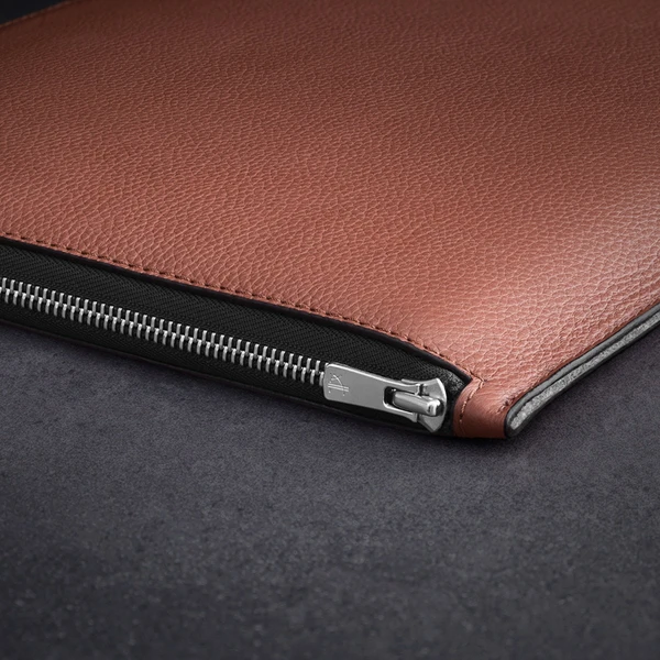 Woolnut Leather Folio kožené puzdro MacBook Pro 16" hnedé - Puzdra - Obrázok ADG7000601