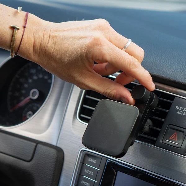 Peak Design Car Mount Vent V2 MagSafe Qi2 držiak do auta (s nabíjaním) čierny - Držiaky - Obrázok DM9C000O01