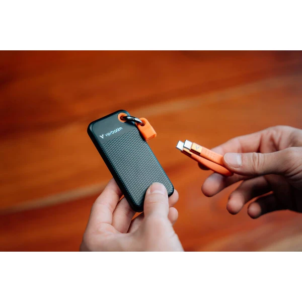 Verbatim Pocket SSD 1TB USB-C čierna/oranžová - SSD - Obrázok E7JD000P01