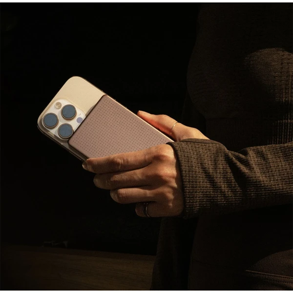 Native Union Active MagSafe powerbanka 5000mAh ružová - Powerbanky - Obrázok ECDE000O01