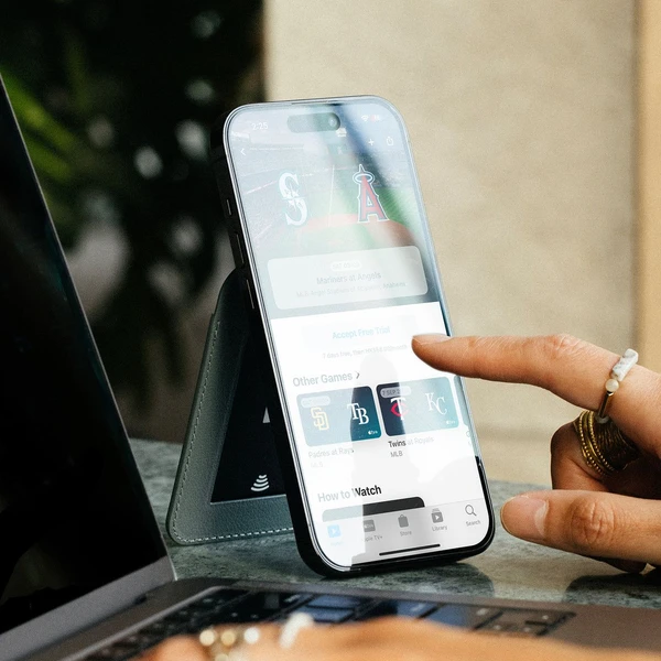Native Union Active Wallet Stand MagSafe peňaženka zelená - Peňaženky - Obrázok F31A000P01