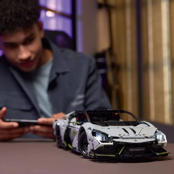 LEGO Technic 42214 Lamborghini Revuelto - LEGO - Obrázok FWAJ000K01