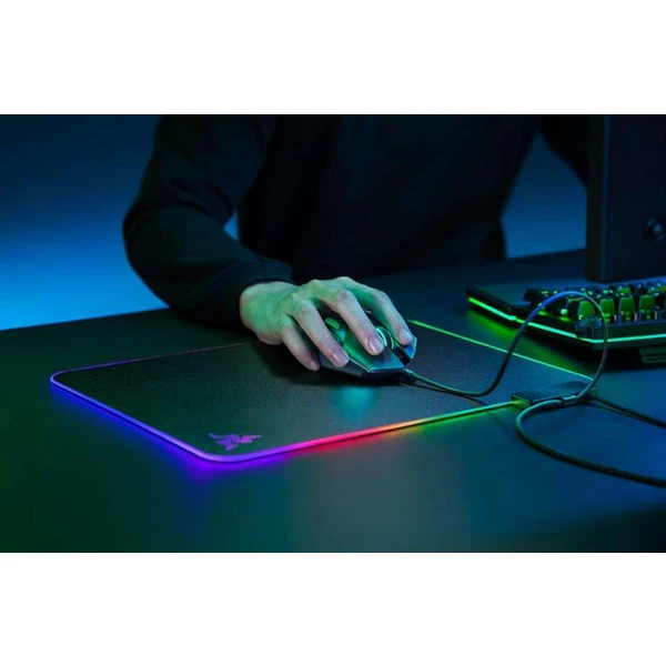 Razer Firefly V2 RGB podložka na myš čierna - Podložky - Obrázok GBTZ400301