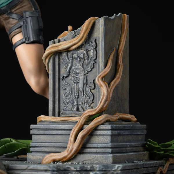 Soška Dark Horse Tomb Raider - Lara Croft 24 cm - Sochy a sošky - Obrázok HBBC000K01