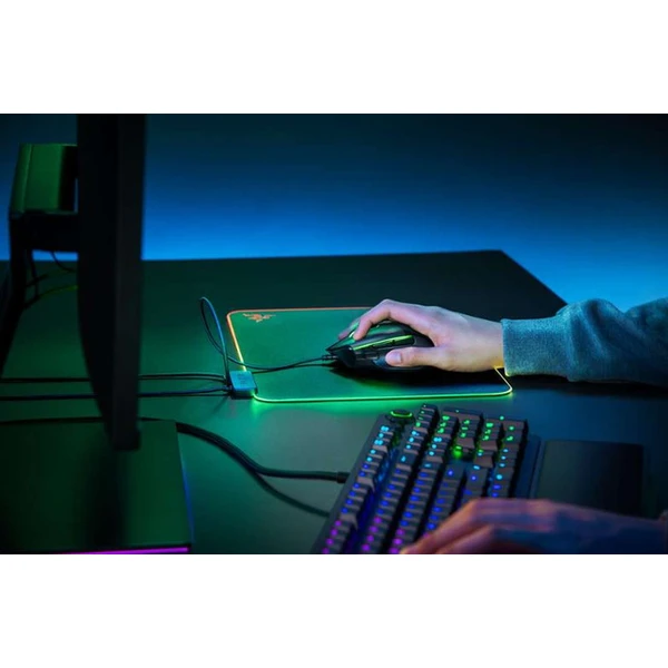 Razer Firefly V2 RGB podložka na myš čierna - Podložky - Obrázok HBTZ400301