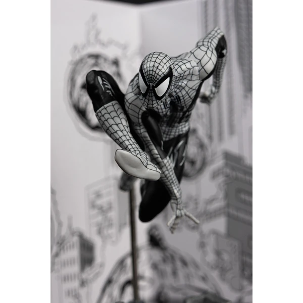 Figúrka McFarlane Toys Marvel Collection 1/10 - Spiderman #6 (Line Art) (Gold Label) 10 cm - Figúrky - Obrázok HS3G000K01