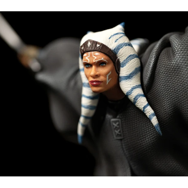 Soška Deluxe Art Scale Iron Studios 1/10 SW: Ahsoka series - Ahsoka Tano 29 cm - Sochy a sošky - Obrázok I9Z9000K01