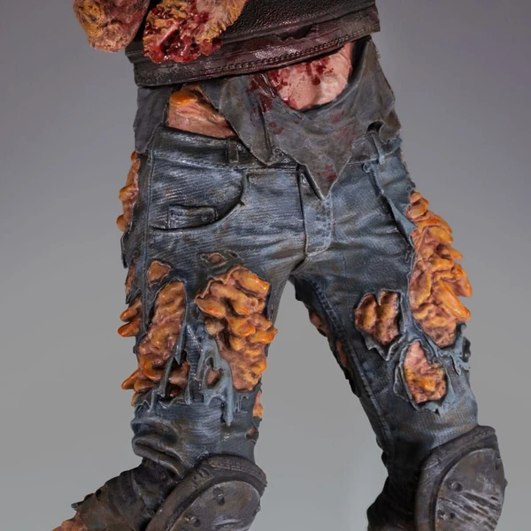 Soška Dark Horse Last of Us Part II: Armored Clicker 22 cm - Sochy a sošky - Obrázok IAF3000K01