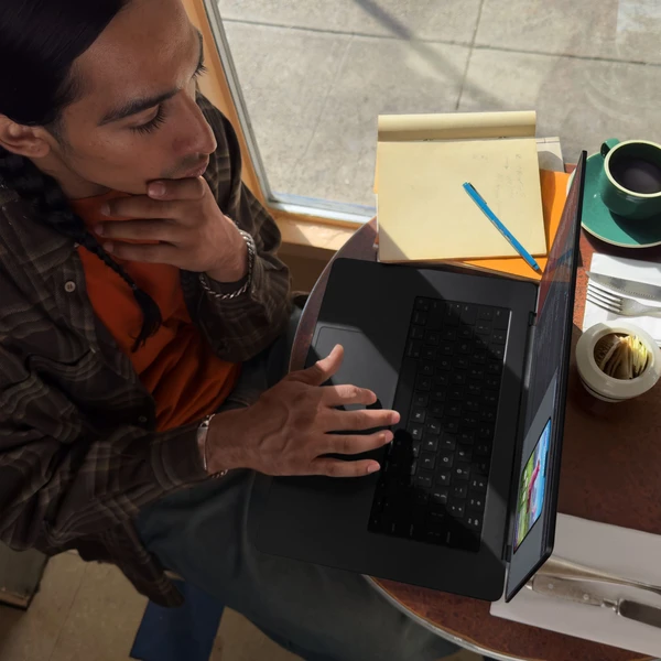 CTO Apple MacBook Pro 16" / 1TB SSD / UK KLV/ 36GB / Vesmírne čierna / M3 Pro 12xCPU / 18xGPU/ UK PW - Notebooky - Obrázok IJN2000G01