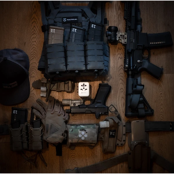 Tactical PTP cestovný adaptér biely - Nabíjačky - Obrázok J1T4G00101